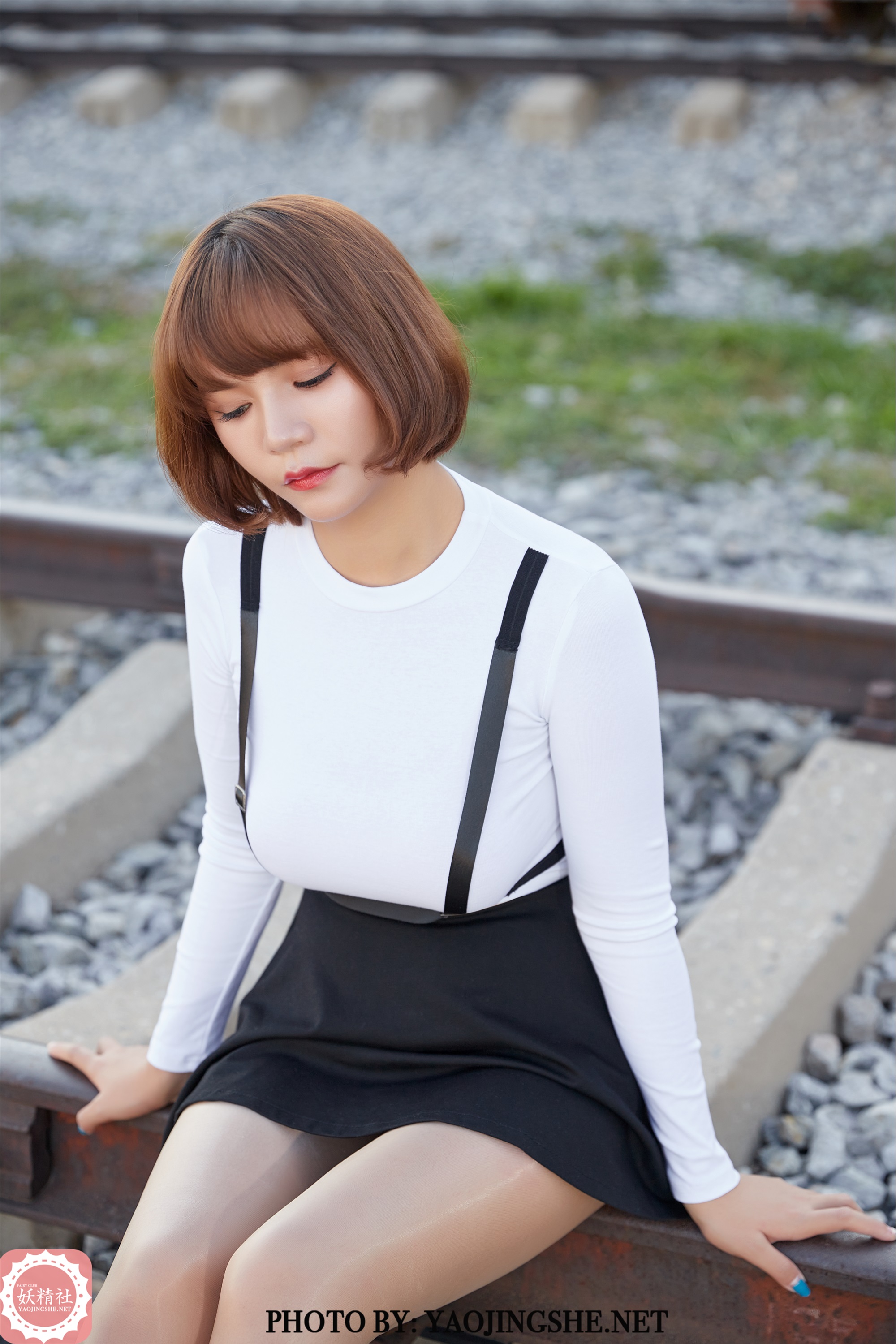 妖精社  2020.11.28 T2042《逆光车站》唐飞飞